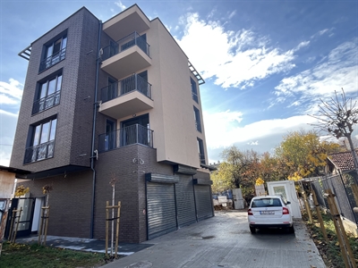 САМОСТОЯТЕЛНА СГРАДА с ДВОР на бул. ЕВРОПА